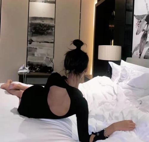 无锡极品 身材妖娆服务出众的年轻极品妹子